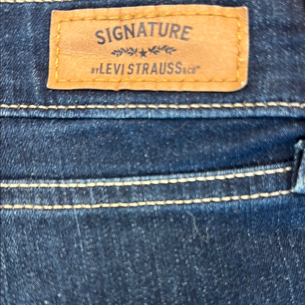 Signature Levi Crop Jeans Size 16 2/$25 FINAL WEEK FOR THIS ITEM